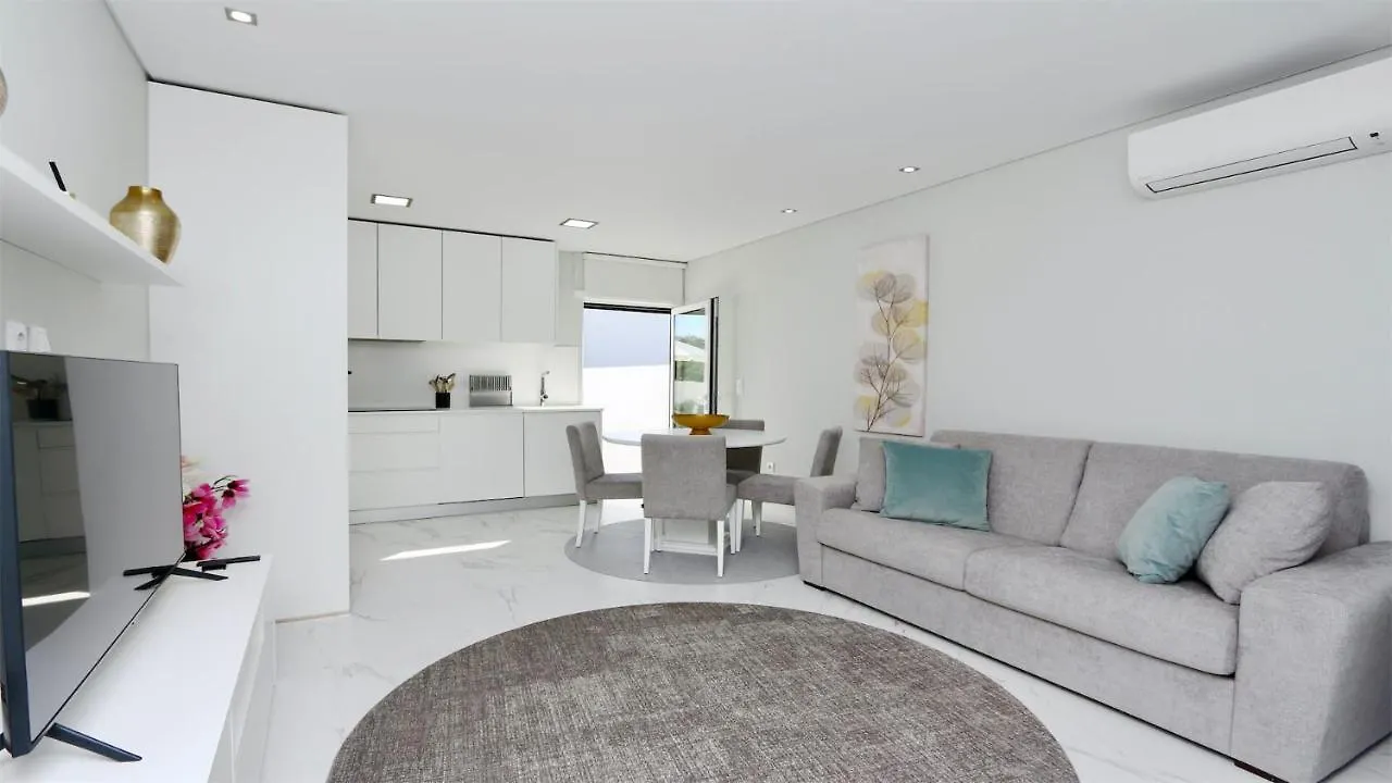 Marina Retreat - Cleverdetails, For 2 Adults And 2 Children, Jacuzzi, Near The Marina And The Beach Vilamoura 0*,  Portugal