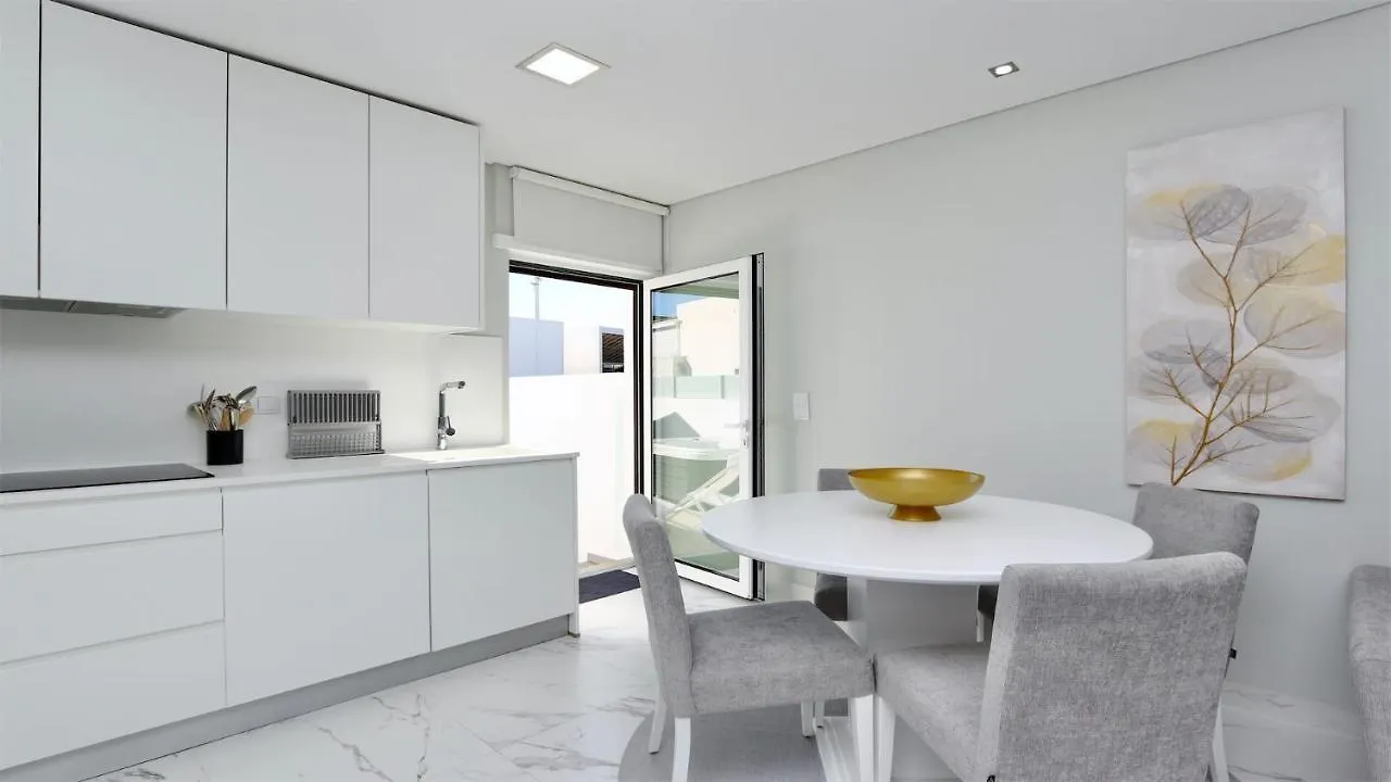 Apartment Marina Retreat - Cleverdetails, For 2 Adults And 2 Children, Jacuzzi, Near The Marina And The Beach Vilamoura