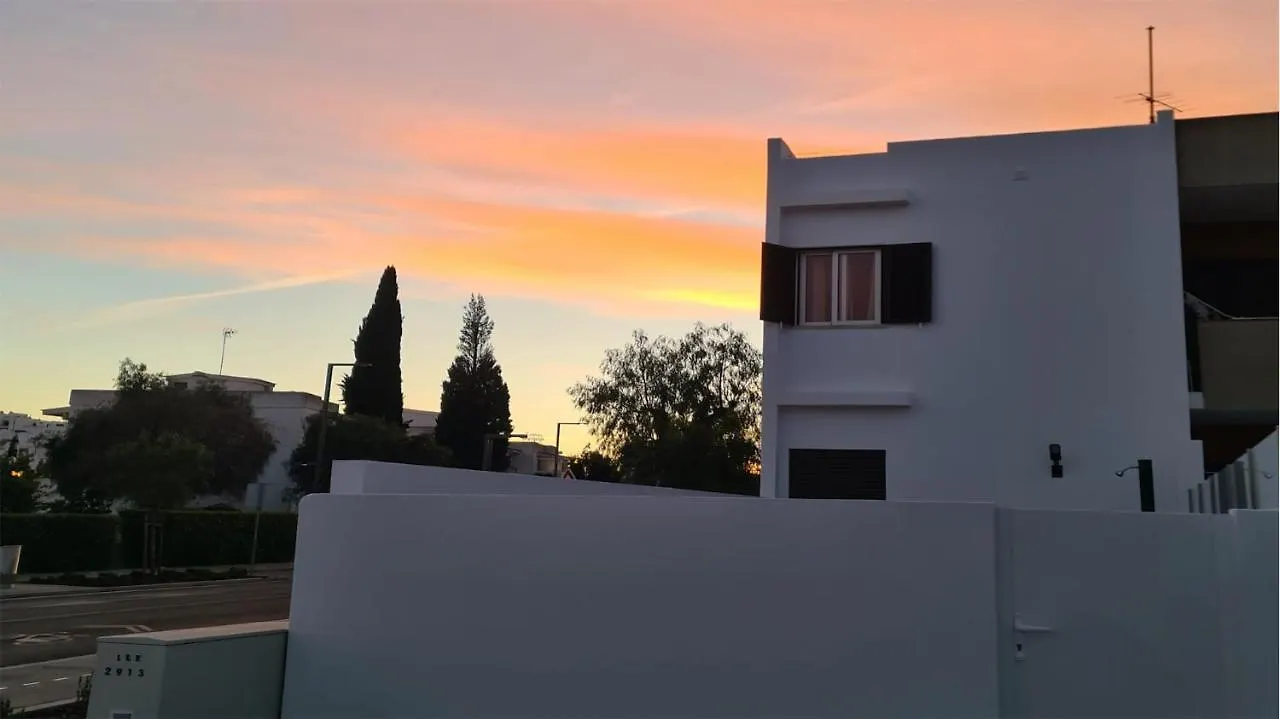 Marina Retreat - Cleverdetails, For 2 Adults And 2 Children, Jacuzzi, Near The Marina And The Beach Vilamoura Portugal
