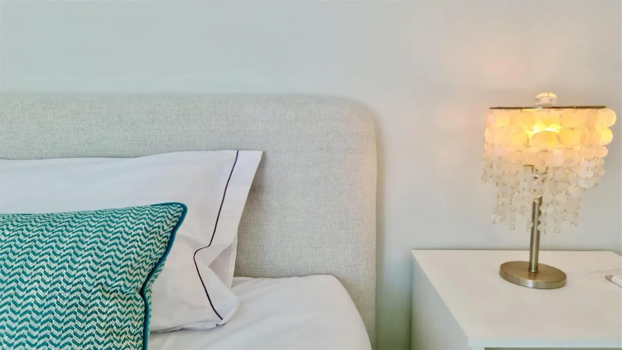 Apartment Marina Retreat - Cleverdetails, For 2 Adults And 2 Children, Jacuzzi, Near The Marina And The Beach Vilamoura