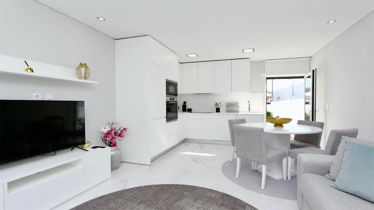 Apartment Marina Retreat - Cleverdetails, For 2 Adults And 2 Children, Jacuzzi, Near The Marina And The Beach Vilamoura
