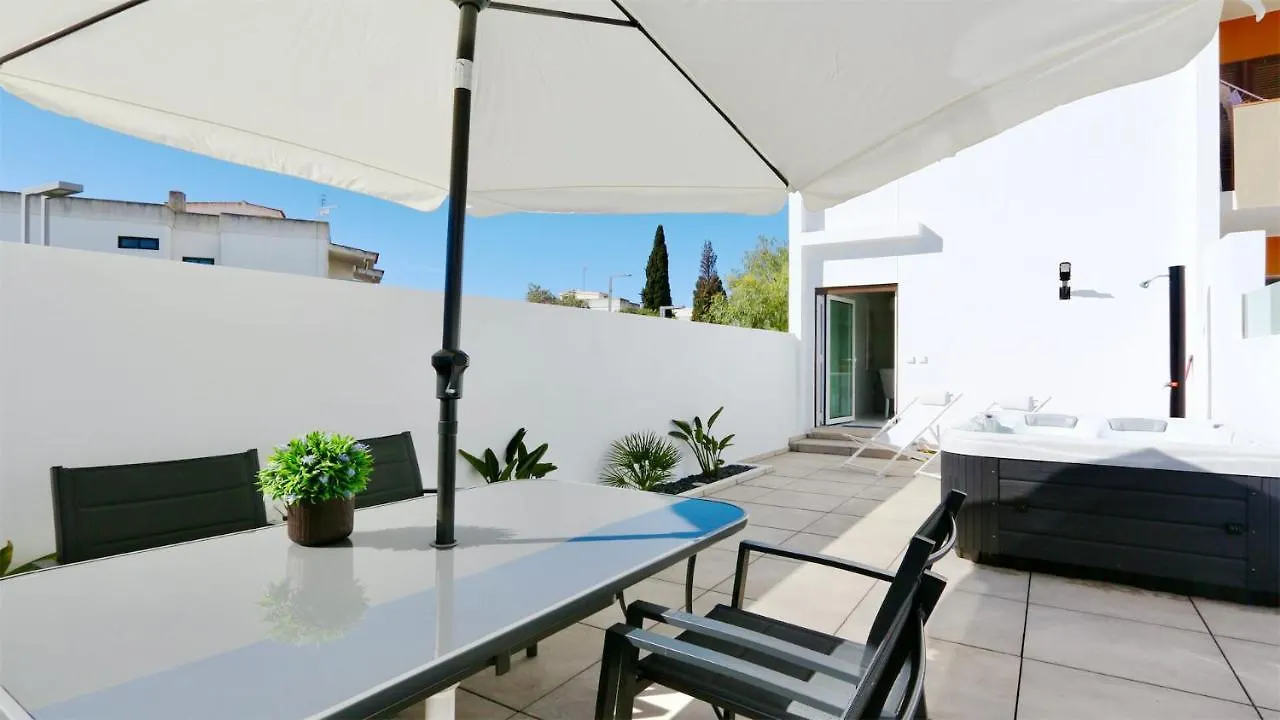 Marina Retreat - Cleverdetails, For 2 Adults And 2 Children, Jacuzzi, Near The Marina And The Beach Vilamoura 0*,  Portugal