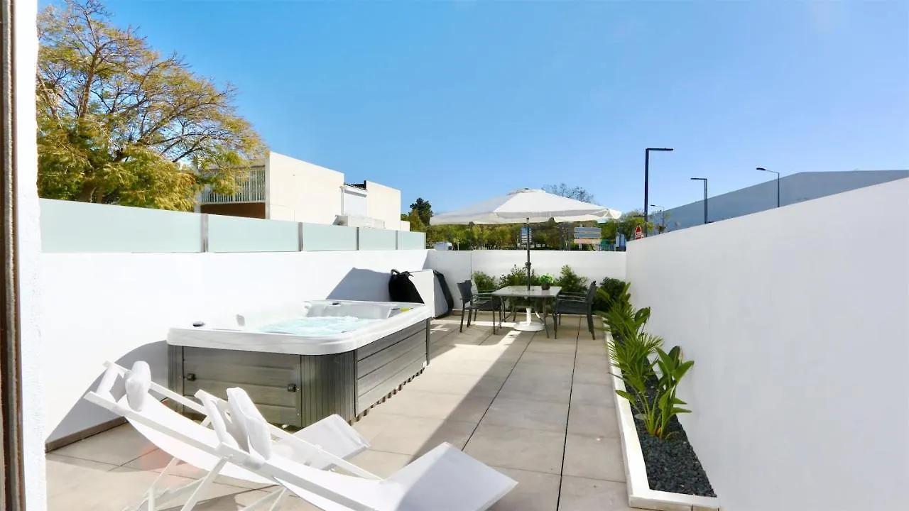 Marina Retreat - Cleverdetails, For 2 Adults And 2 Children, Jacuzzi, Near The Marina And The Beach Vilamoura