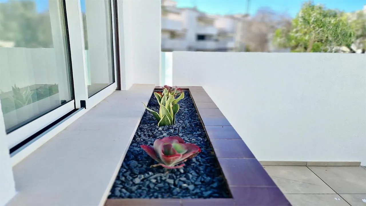 Marina Retreat - Cleverdetails, For 2 Adults And 2 Children, Jacuzzi, Near The Marina And The Beach Vilamoura